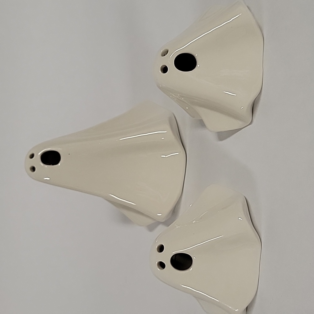 NWT Set of (3) Crate & Barrel Ceramic Halloween LED Screaming Ghosts